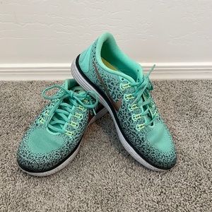 Nike Free Runs